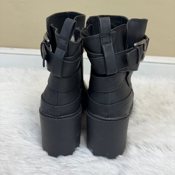 Torrid Strappy Chunky Buckle Boot Black Size 11WW - Picture 3 of 6